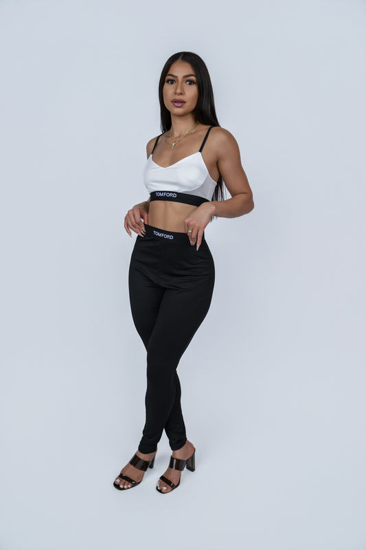 THAMES back and white set